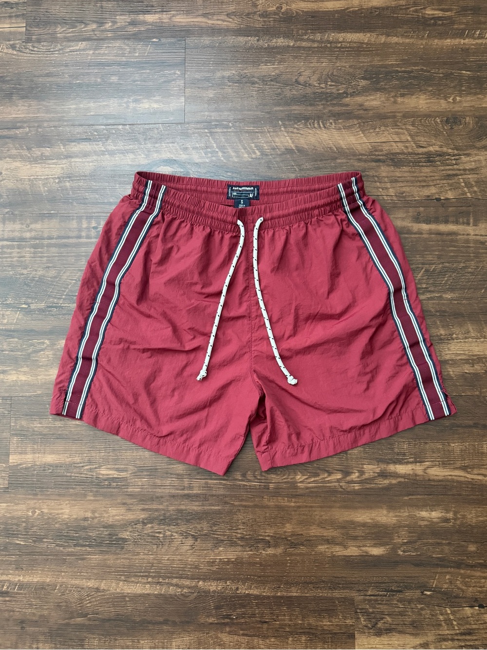 Abercrombie & Fitch A&F Archive Burgundy 7” Nylon Summer Short NWOT